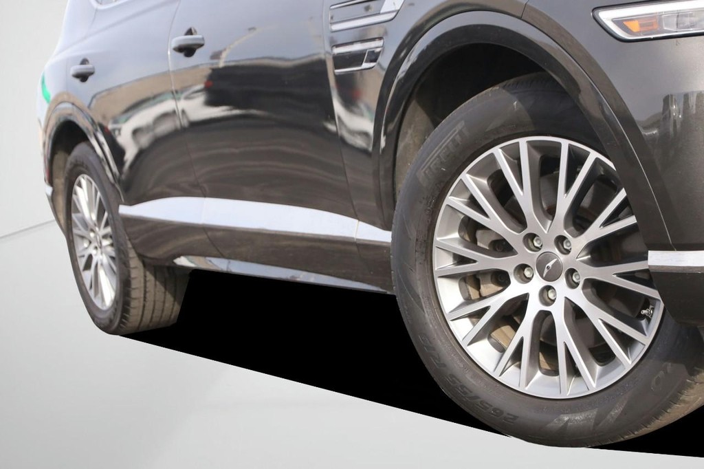 Genesis GV80 Vehicle Full-screen Gallery Image 3