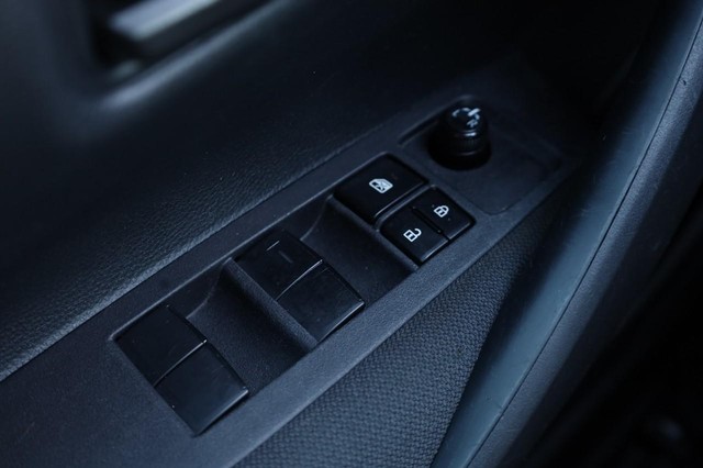 Toyota Corolla Vehicle Image 17