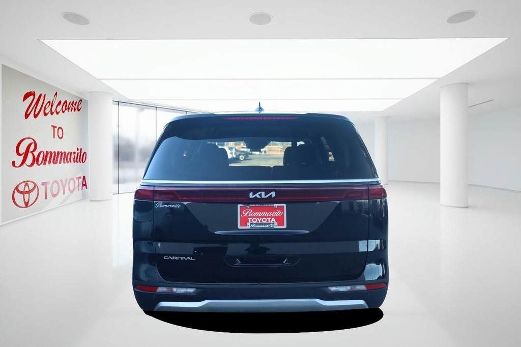 Kia Carnival Vehicle Full-screen Gallery Image 6