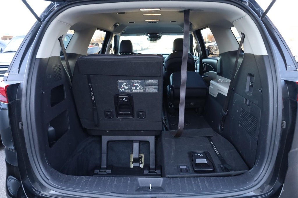 Kia Carnival Vehicle Full-screen Gallery Image 8