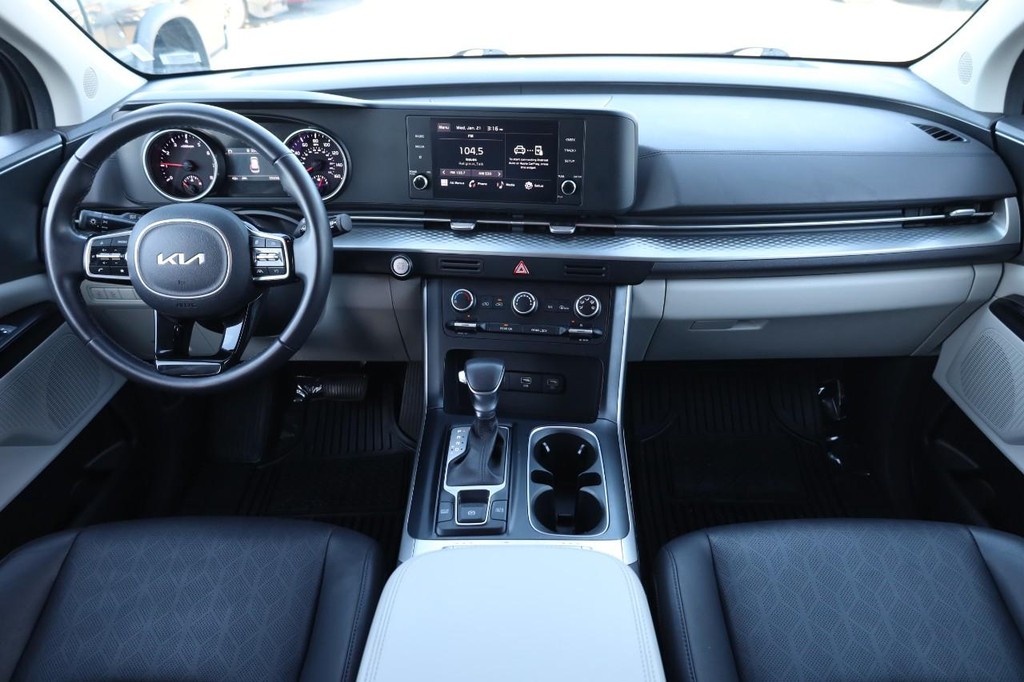 Kia Carnival Vehicle Full-screen Gallery Image 24