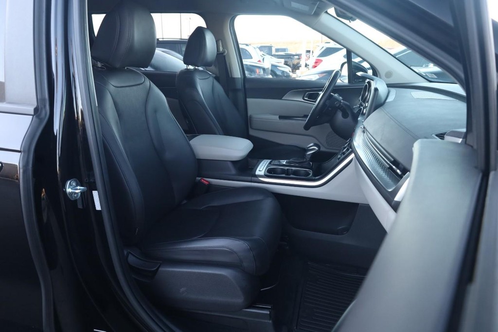 Kia Carnival Vehicle Full-screen Gallery Image 27