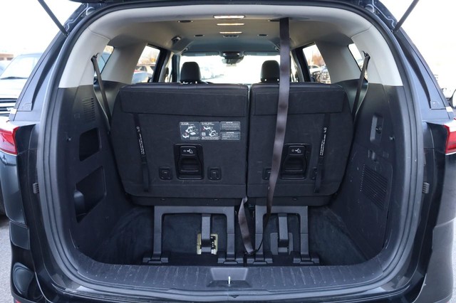 Kia Carnival Vehicle Image 07