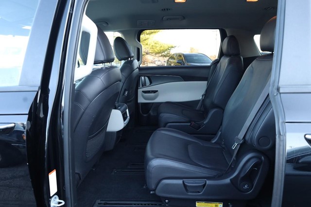 Kia Carnival Vehicle Image 22