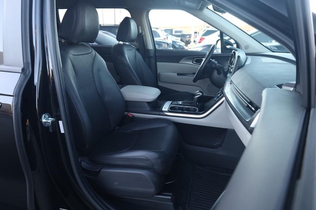 Kia Carnival Vehicle Image 27