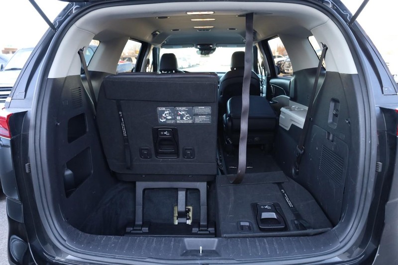 Kia Carnival Vehicle Image 08