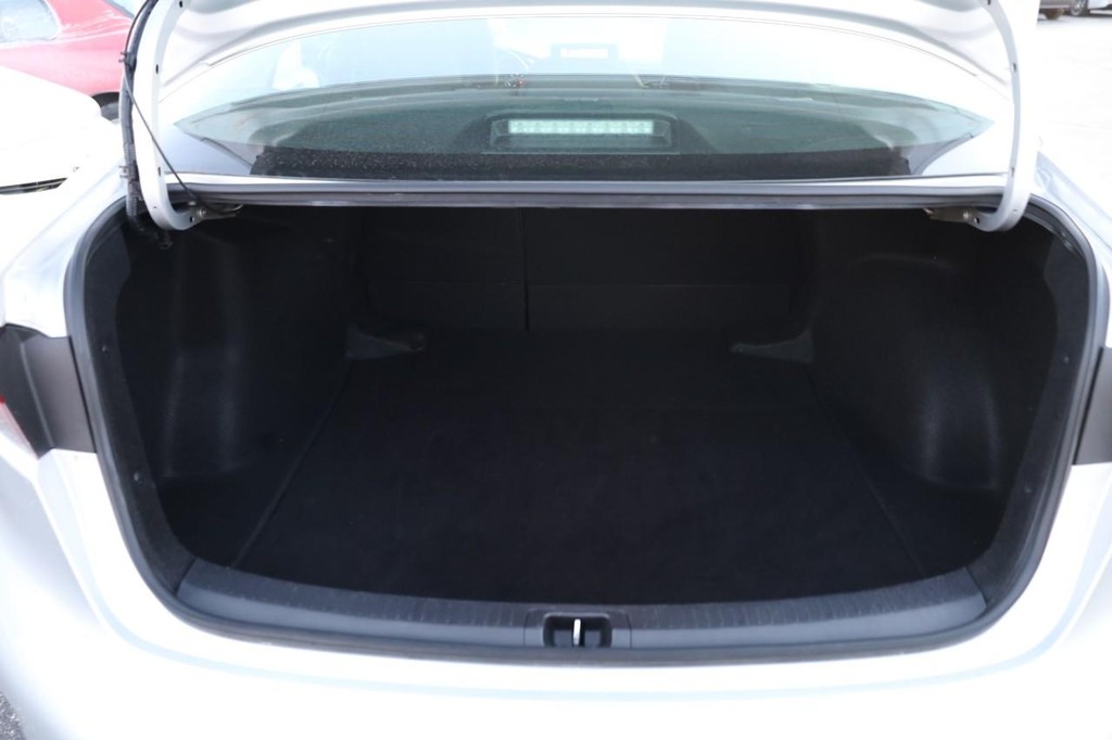 Toyota Corolla Vehicle Full-screen Gallery Image 7