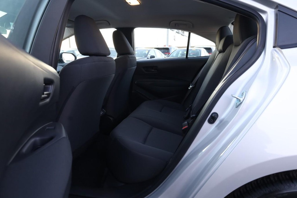 Toyota Corolla Vehicle Full-screen Gallery Image 18