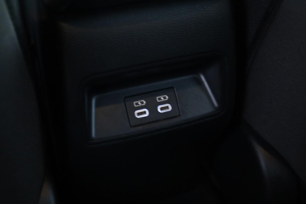 Toyota Corolla Vehicle Full-screen Gallery Image 19