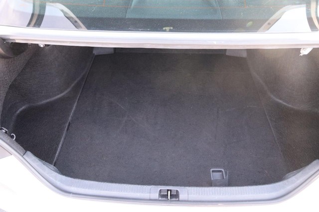 Toyota Camry Vehicle Image 07