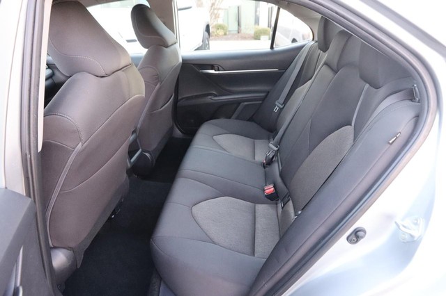 Toyota Camry Vehicle Image 09