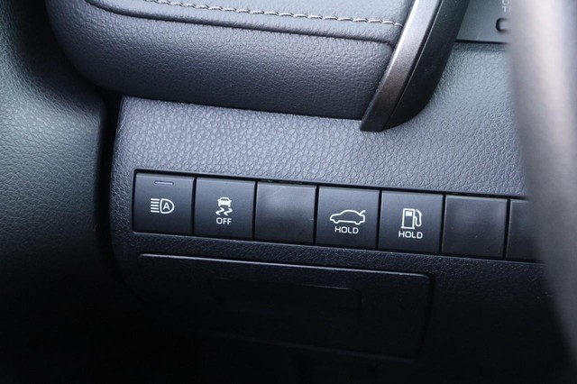 Toyota Camry Vehicle Image 18