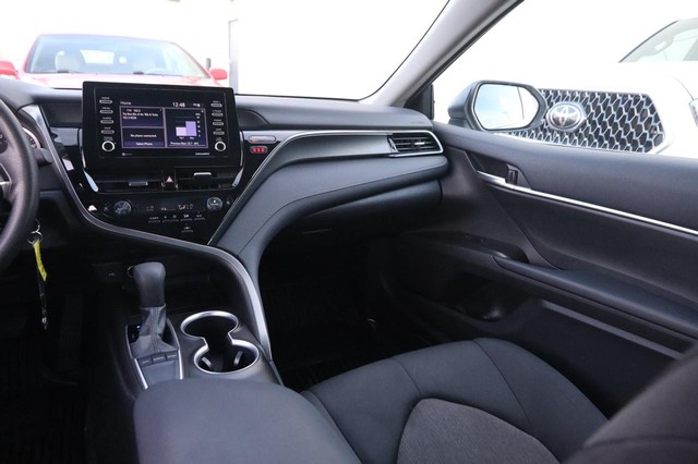 Toyota Camry Vehicle Image 23