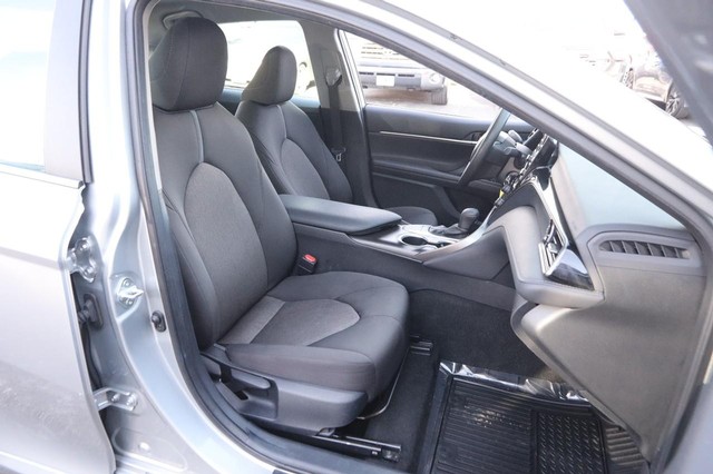 Toyota Camry Vehicle Image 24