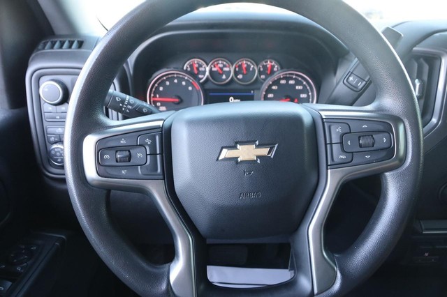 Chevrolet Silverado 2500HD Vehicle Image 09