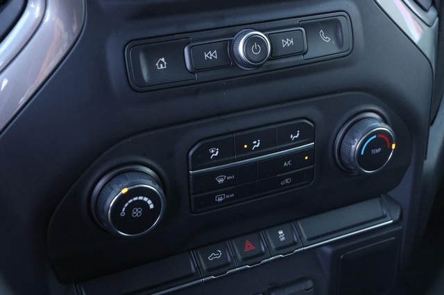 Chevrolet Silverado 2500HD Vehicle Image 15