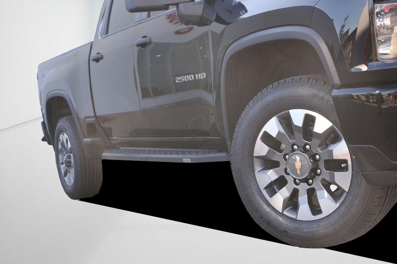 Chevrolet Silverado 2500HD Vehicle Full-screen Gallery Image 03