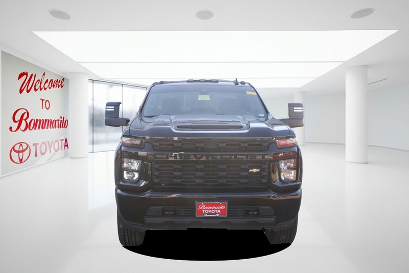 Chevrolet Silverado 2500HD Vehicle Full-screen Gallery Image 04