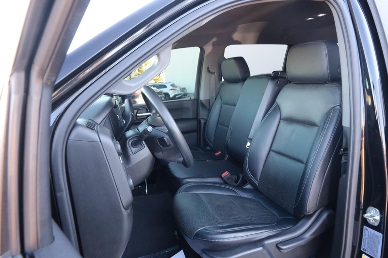 Chevrolet Silverado 2500HD Vehicle Full-screen Gallery Image 07