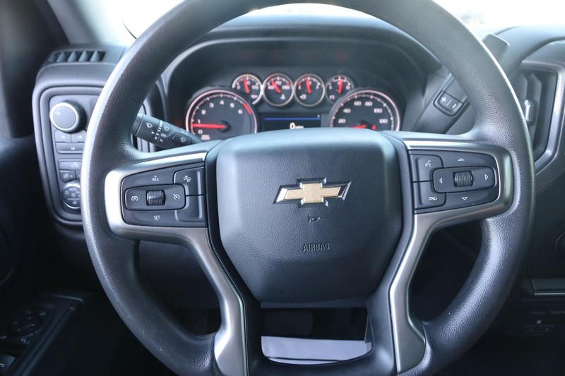 Chevrolet Silverado 2500HD Vehicle Full-screen Gallery Image 09