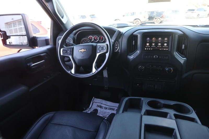 Chevrolet Silverado 2500HD Vehicle Full-screen Gallery Image 18