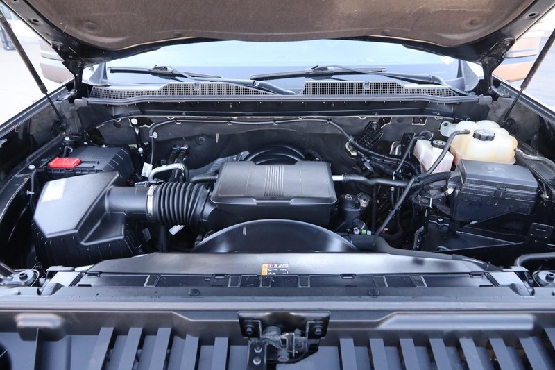 Chevrolet Silverado 2500HD Vehicle Full-screen Gallery Image 23