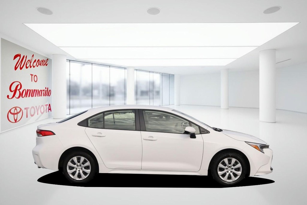 Toyota Corolla Vehicle Full-screen Gallery Image 5
