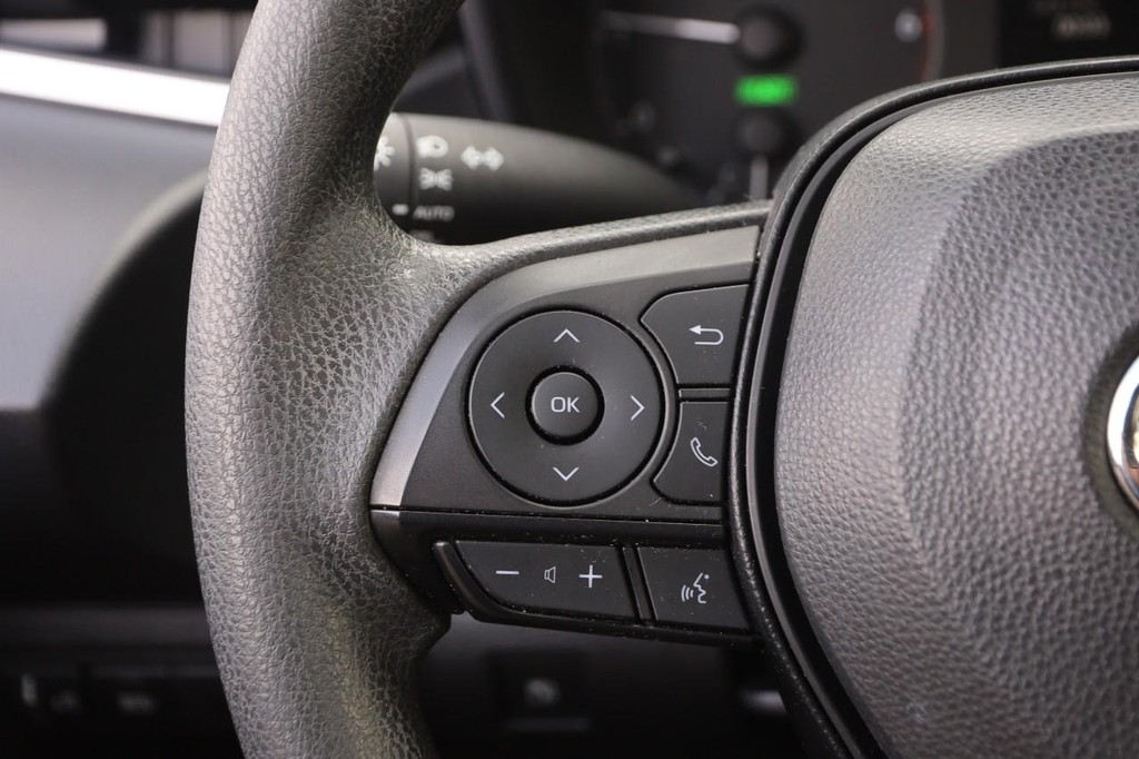 Toyota Corolla Vehicle Full-screen Gallery Image 11