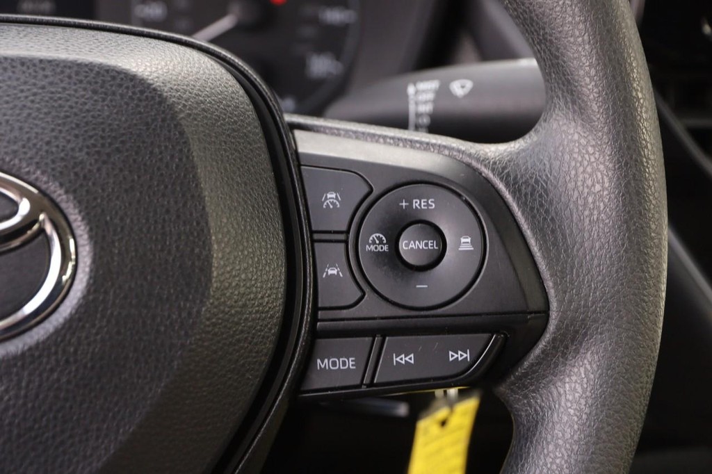 Toyota Corolla Vehicle Full-screen Gallery Image 12