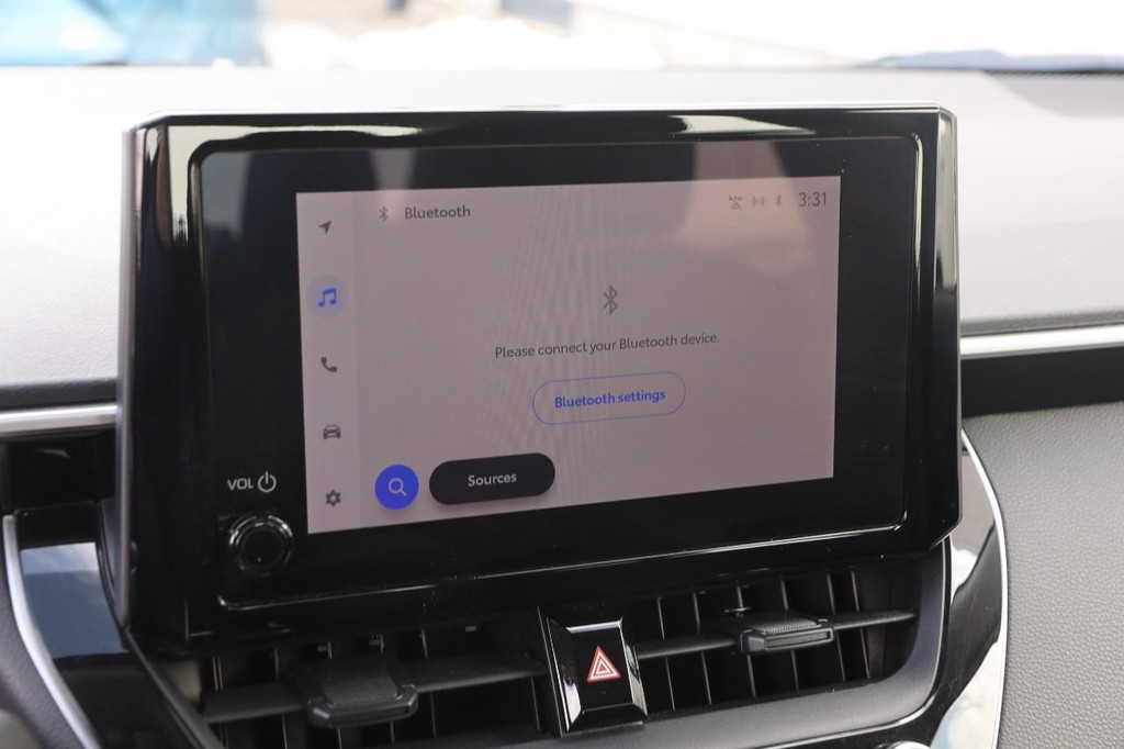 Toyota Corolla Vehicle Full-screen Gallery Image 15