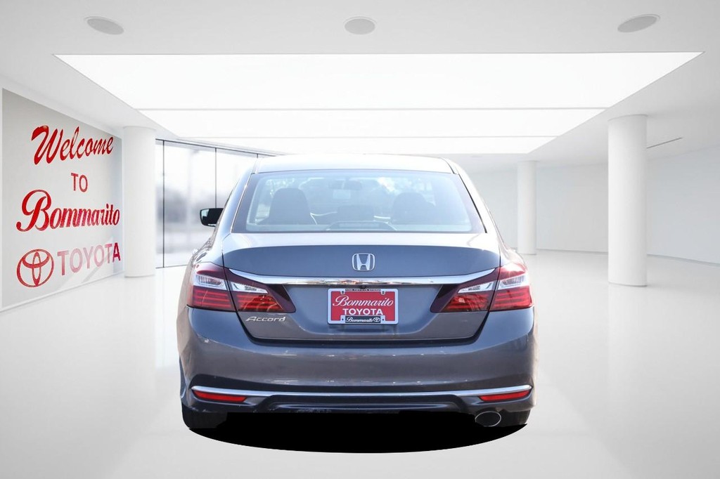 Honda Accord Sedan Vehicle Full-screen Gallery Image 6