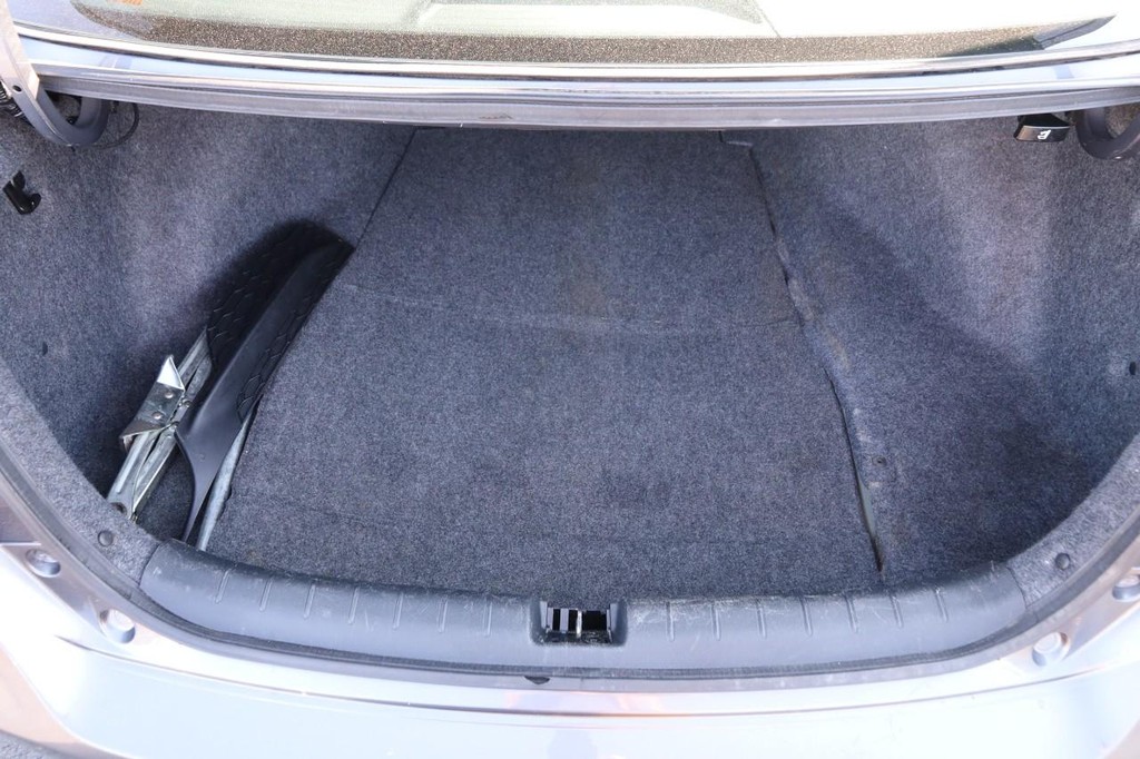 Honda Accord Sedan Vehicle Full-screen Gallery Image 7