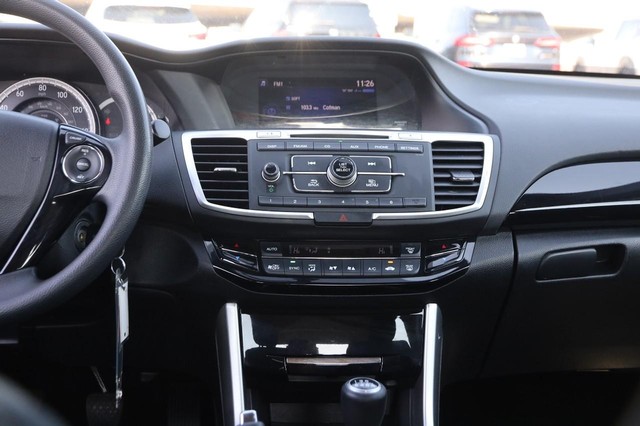 Honda Accord Sedan Vehicle Image 20