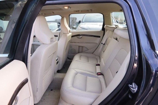 Volvo XC70 Vehicle Image 11