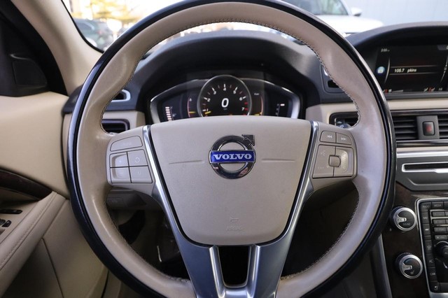 Volvo XC70 Vehicle Image 12