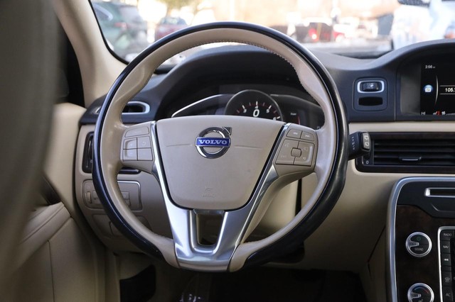 Volvo XC70 Vehicle Image 23