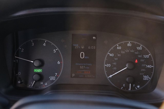 Toyota Corolla Vehicle Image 13