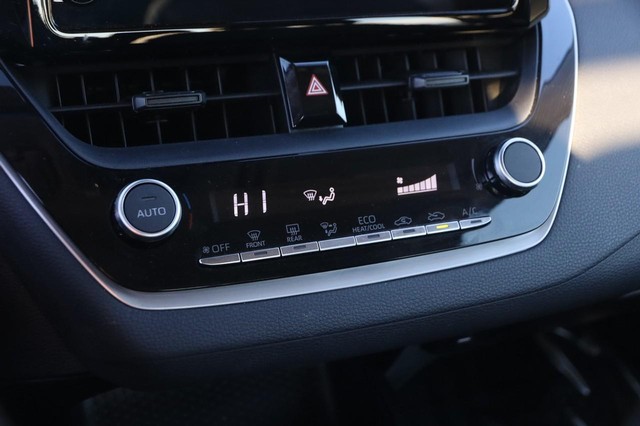 Toyota Corolla Vehicle Image 16