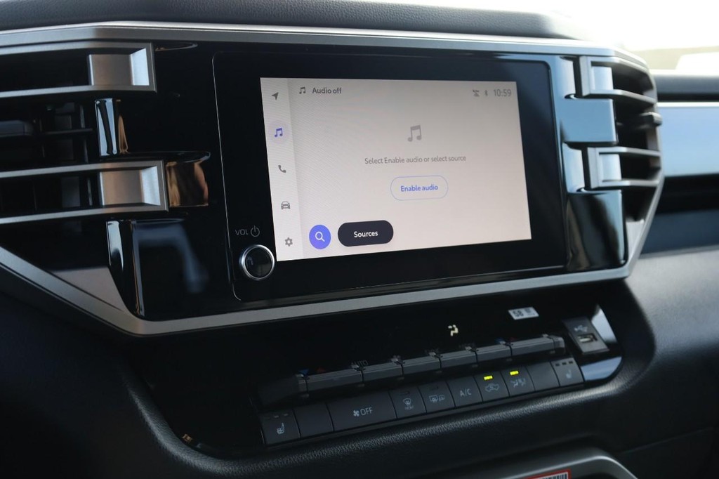 Toyota Tundra 4WD Vehicle Full-screen Gallery Image 11