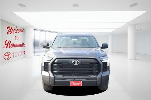 Toyota Tundra 4WD Vehicle Image 04