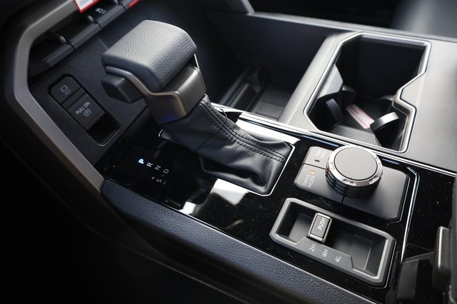 Toyota Tundra 4WD Vehicle Image 14