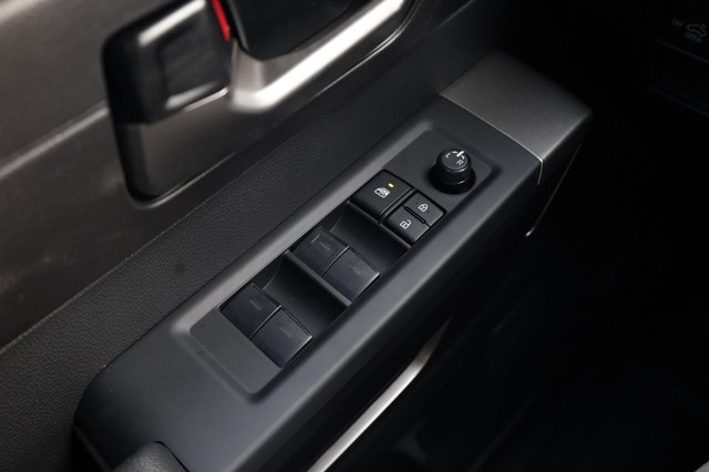 Toyota Tundra 4WD Vehicle Image 16