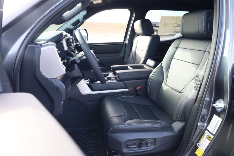 Toyota Tundra 4WD Vehicle Image 08