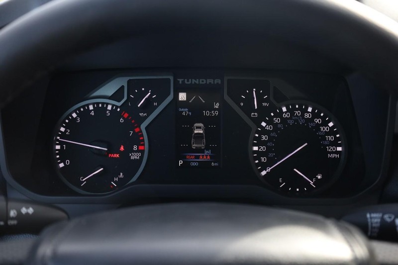 Toyota Tundra 4WD Vehicle Image 10