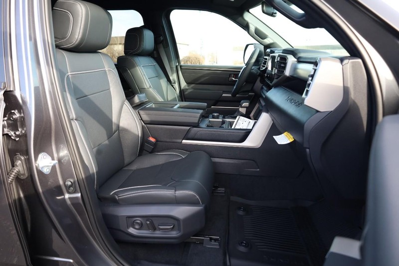 Toyota Tundra 4WD Vehicle Image 22