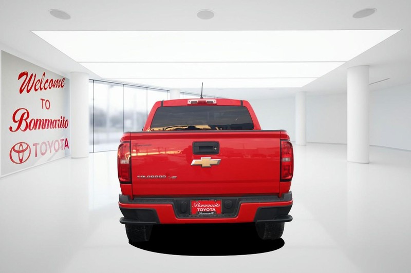 Chevrolet Colorado Vehicle Full-screen Gallery Image 06