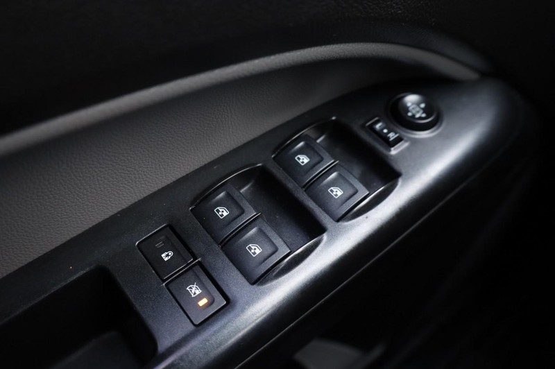 Chevrolet Colorado Vehicle Full-screen Gallery Image 18