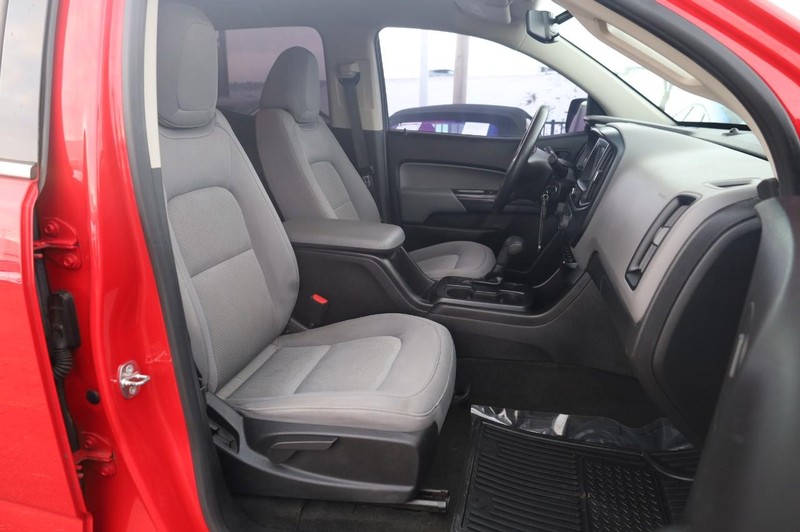 Chevrolet Colorado Vehicle Full-screen Gallery Image 23