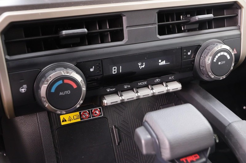 Toyota Tacoma 4WD Vehicle Image 17