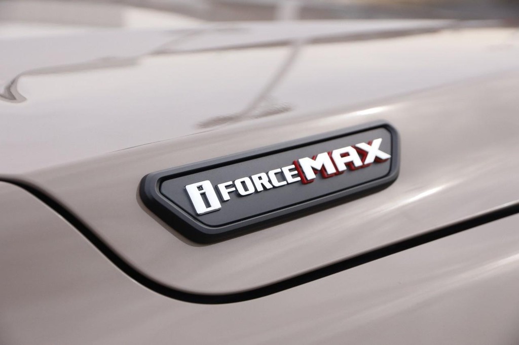 Toyota Tacoma 4WD Vehicle Full-screen Gallery Image 29